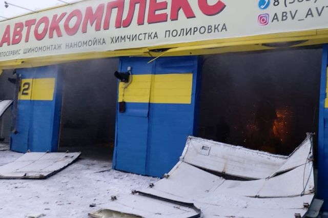 В Новосибирске два человека пострадали при взрыве на автомойке