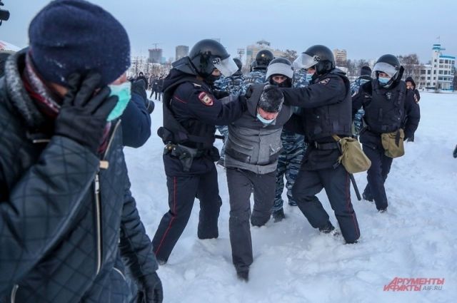 Жара на морозе. Как прошла акция протеста в Екатеринбурге