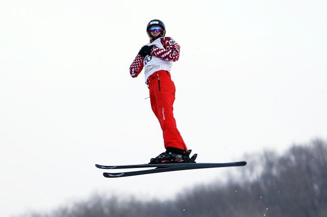 Россиянин Буров взял золото в лыжной акробатике на этапе КМ по фристайлу