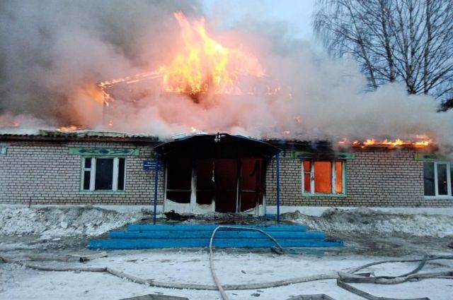 Культурно-спортивный комплексе «Ветлуга» сгорел в Нижегородской области