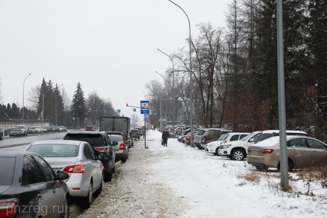 В Пензе ищут пути решения проблемы парковок у больниц