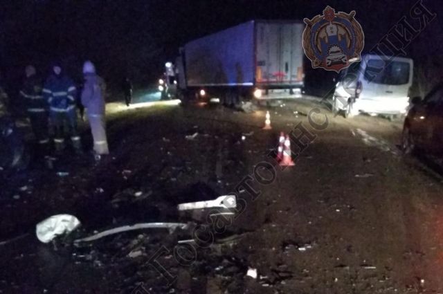 В Тульской области водитель Mazda скончался, врезавшись в грузовик
