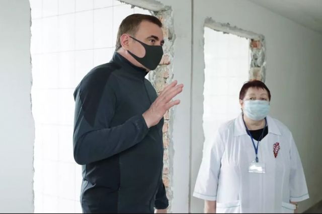 Губернатор Тульской области Алексей Дюмин сделал прививку от Covid-19