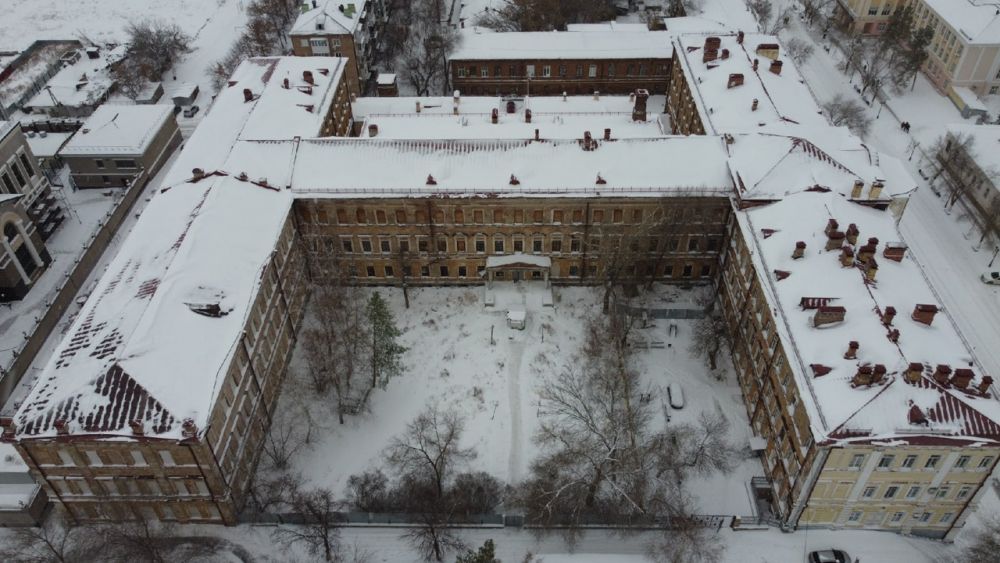 Оренбургское летное училище, Советская, 1.