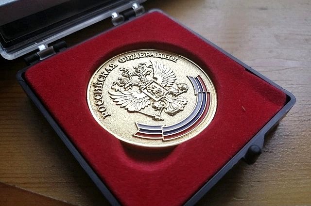 Медаль «За доблесть» вручили жительнице Нефтеюганска за спасение мальчика