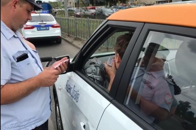 В Тульской области двое мужчин обворовывали автомобили каршеринга