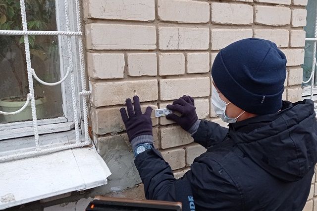В Костроме дома у стройплощадки на улице Окружной начали оснащать маячками
