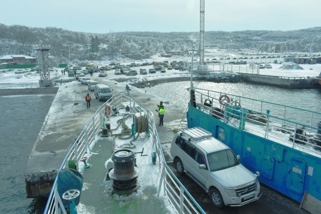 Во Владивостоке отменены рейсы парома на остров Попова