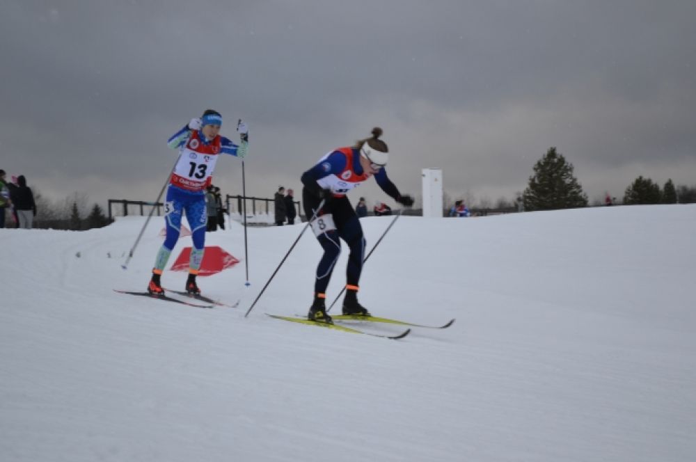 Среди женщин 27 января в дистанции на 10 километров первой к финишу пришла спортсменка сборной России по лыжным гонкам Лидия Дуркина, выступающая на чемпионате СЗФО за Санкт-Петербург.