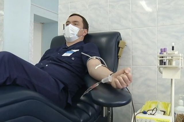 Медики Тольятти сдали плазму крови с антителами для лечения больных COVID
