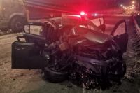 В ДТП погибла 35-летняя пассажирка иномарки. Водитель получил травмы, его отвезли в больницу.