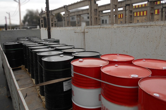 Самарские таможенники задержали на оренбургской границе 10 тонн нелегальных нефтепродуктов.