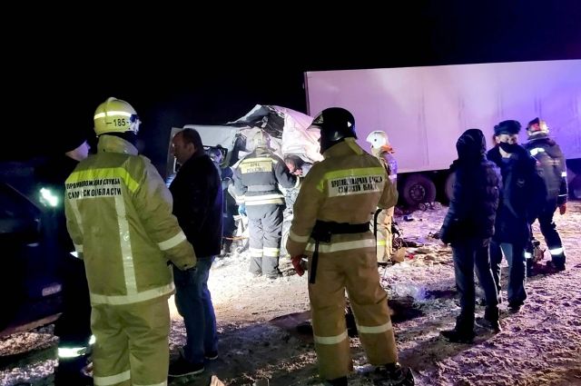 В Самарской области 10 человек погибли в ДТП с микроавтобусом