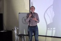 В формате стендап новосибирский комик Вадим начал выступать в 2016 году