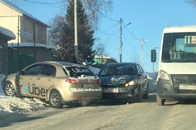 На дорогах Новосибирска продолжаются аварии