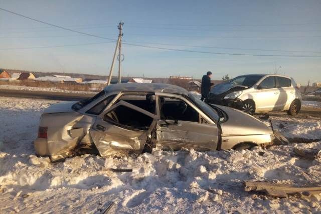 Пассажирка «Лады» погибла в столкновении автомобилей под Челябинском