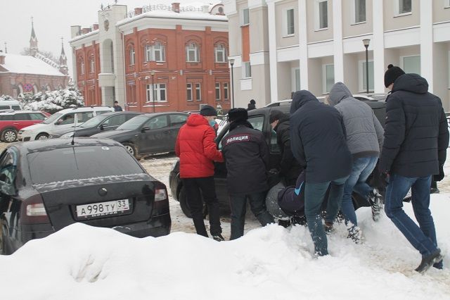Во Владимире во время незаконного митинга задержали 114 человек