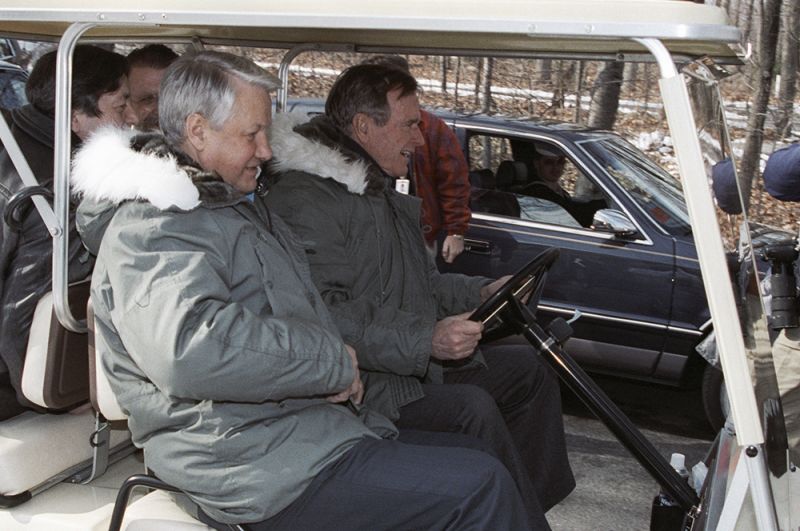 Борис Ельцин и Джордж Буш в Кэмп-Дэвиде, 1992 год.