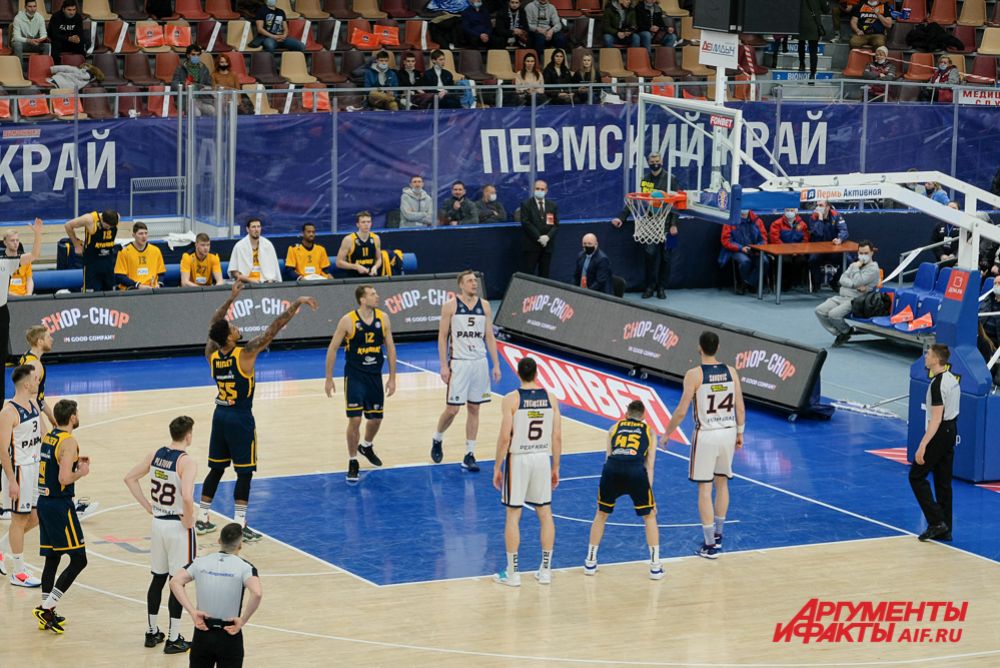 Баскетбольный матч «Парма» - «Химки» в Перми.