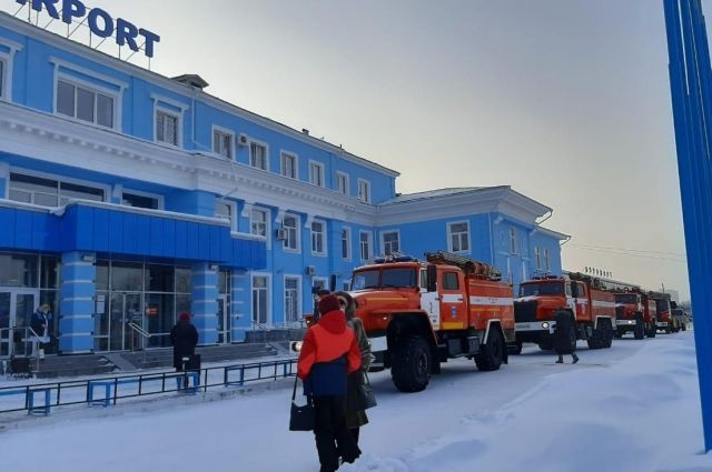 Пожар в здании международного аэропорта потушили в Иркутске