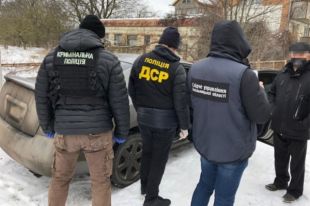 В Хмельницкой области задержали фальшивомонетчиков.