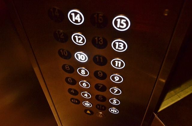В Москве начали проверку из-за инцидента с лифтом, в котором ехал ребёнок