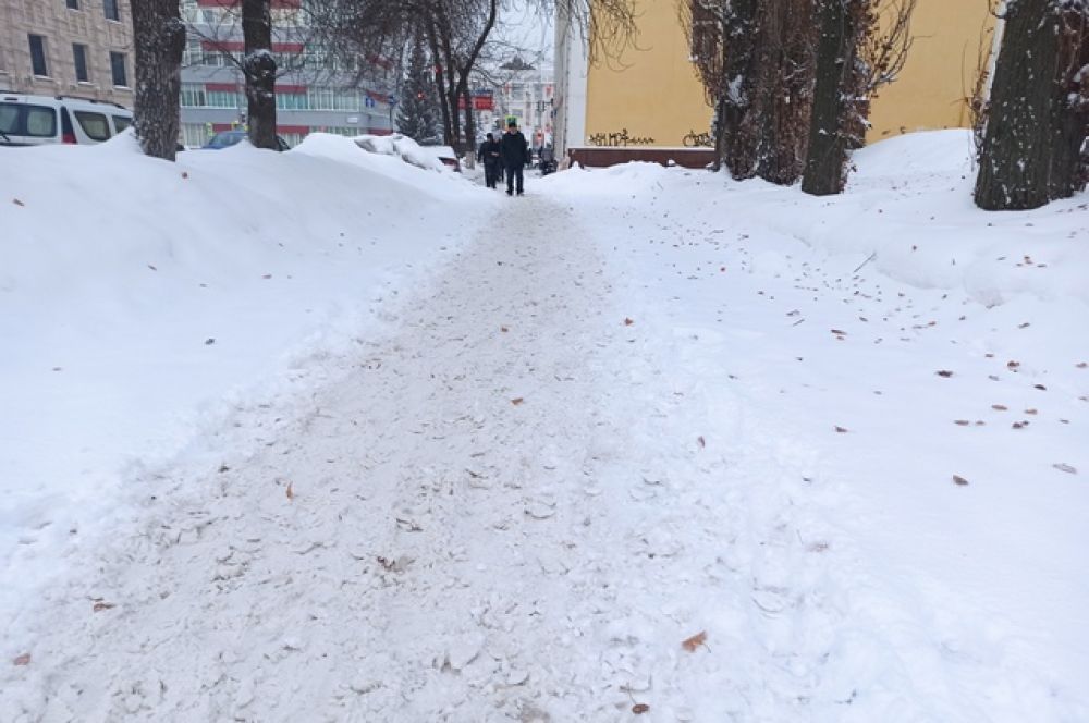 Около суда Кировского района Уфы, улица Свердлова
