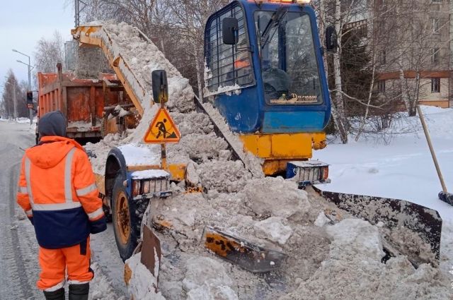 С улиц Тобольска второго февраля вывезли 4 тысяч 297 кубометров снега