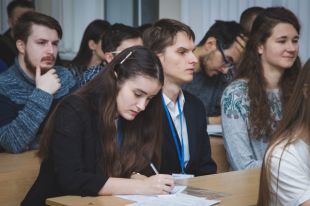 В 2021 году получателями губернаторской стипендии стали 164 студента