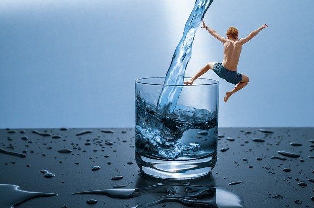 Вода в организме человека: 6 полезных свойств