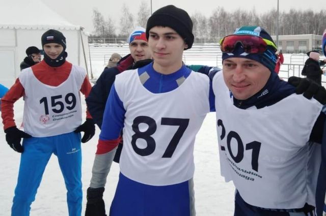 Олимпийский чемпион Александр Легков пробежал дистанцию вместе с участниками Спартакиады Специальной Олимпиады. 