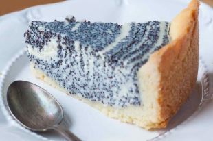 Наслаждаемся домашней выпечкой: рецепт пирога с творогом и маком