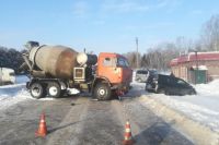Авария произошла на 2 км автодороги от трассы Р-255 «Сибирь» до улицы Севской.