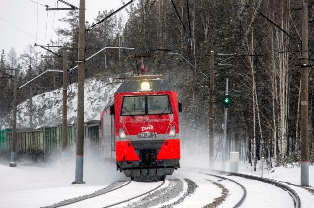 Из-за схода вагонов в Забайкалье задерживается поезд Владивосток-Москва
