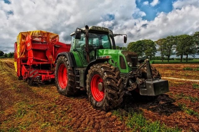 В Тульской области мужчина украл комплектующее оборудование трактора