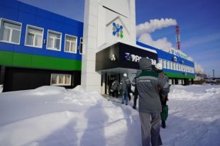 Программа благоустройства направлена на восстановление дорог, зданий и сооружений, а также ремонт бытовых помещений филиала.