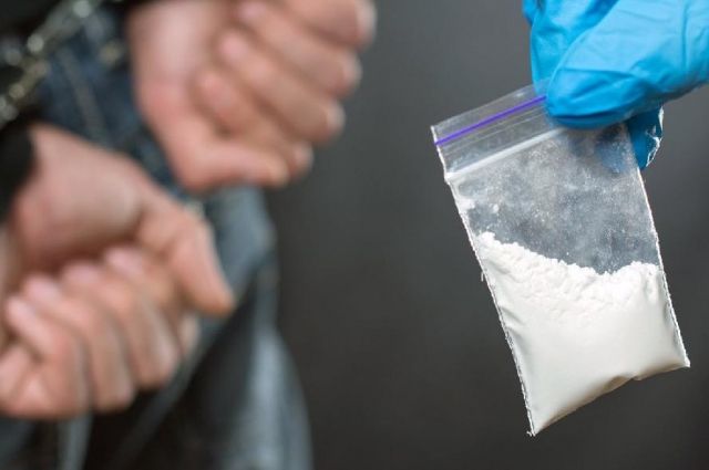 Двух торговок наркотиками из Петербурга будут судить в Пскове