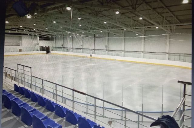 Хоккейный турнир и соревнования фигуристов стартуют Ледовом дворце Пскова