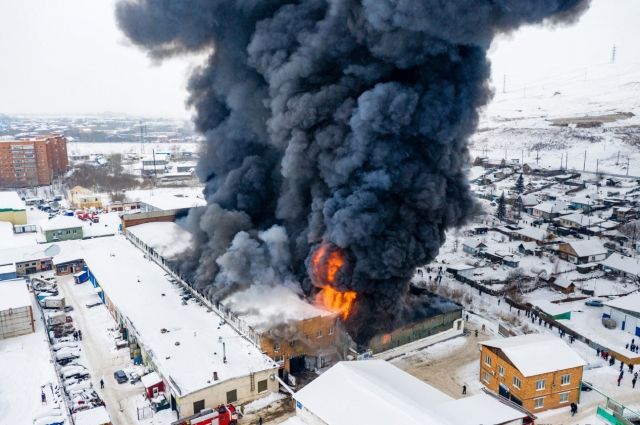Кто ответит? В Красноярске простились со спасателями, погибшими на пожаре
