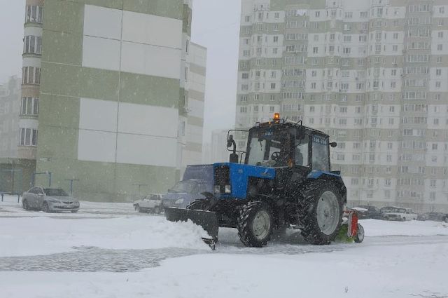 В Курской области снег на дорогах расчищают 209 единиц техники