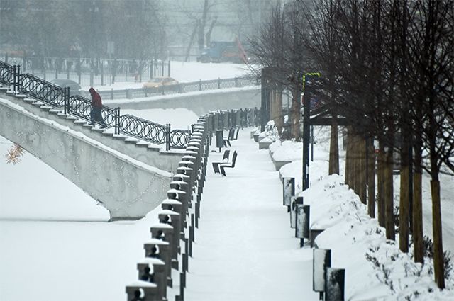 Набережная реки Яузы в Москве.
