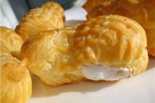 Эклеры с заварным белковым кремом: рецепт воздушного десерта