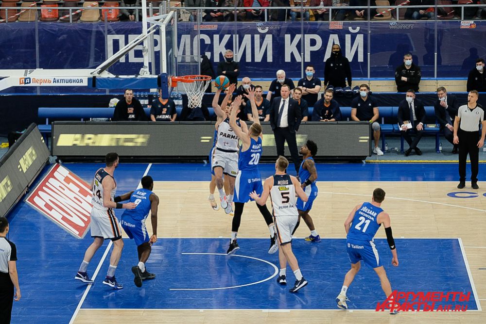 Баскетбольный матч «Парма» - «Калев» в Перми.