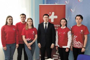 23 марта 2020 г. в штаб волонтёров пришёл губернатор. Он интересовался, чем помочь ребятам, чтобы расширить деятельность по обеспечению продуктами и лекарствами нуждающихся.