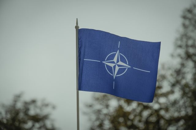 Киев предложил НАТО использовать воздушное пространство у Симферополя