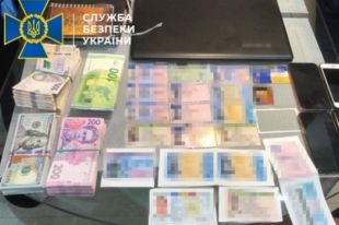 СБУ разоблачила группу лиц, которые изготовляли фальшивые паспорта стран ЕС.