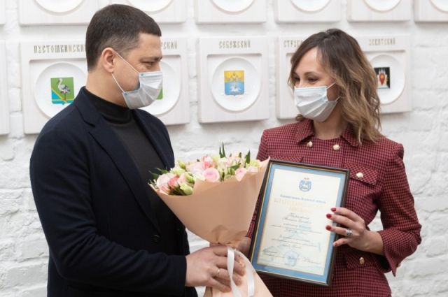 Губернатор наградил предпринимателей, которые помогли украсить Псков