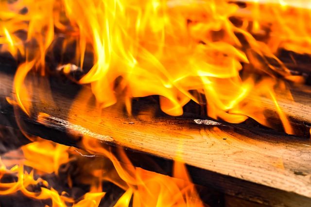 В Гурьевском округе при пожаре спасли 3 детей