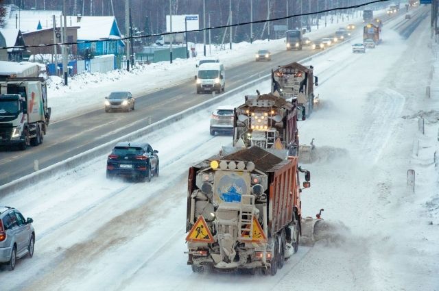 Снегоуборочная техника непрерывно работает на нижегородских трассах