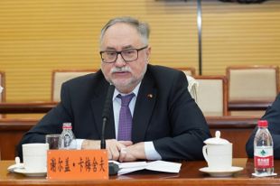 Зеленский выразил соболезнования в связи со смертью посла Украины в Китае
